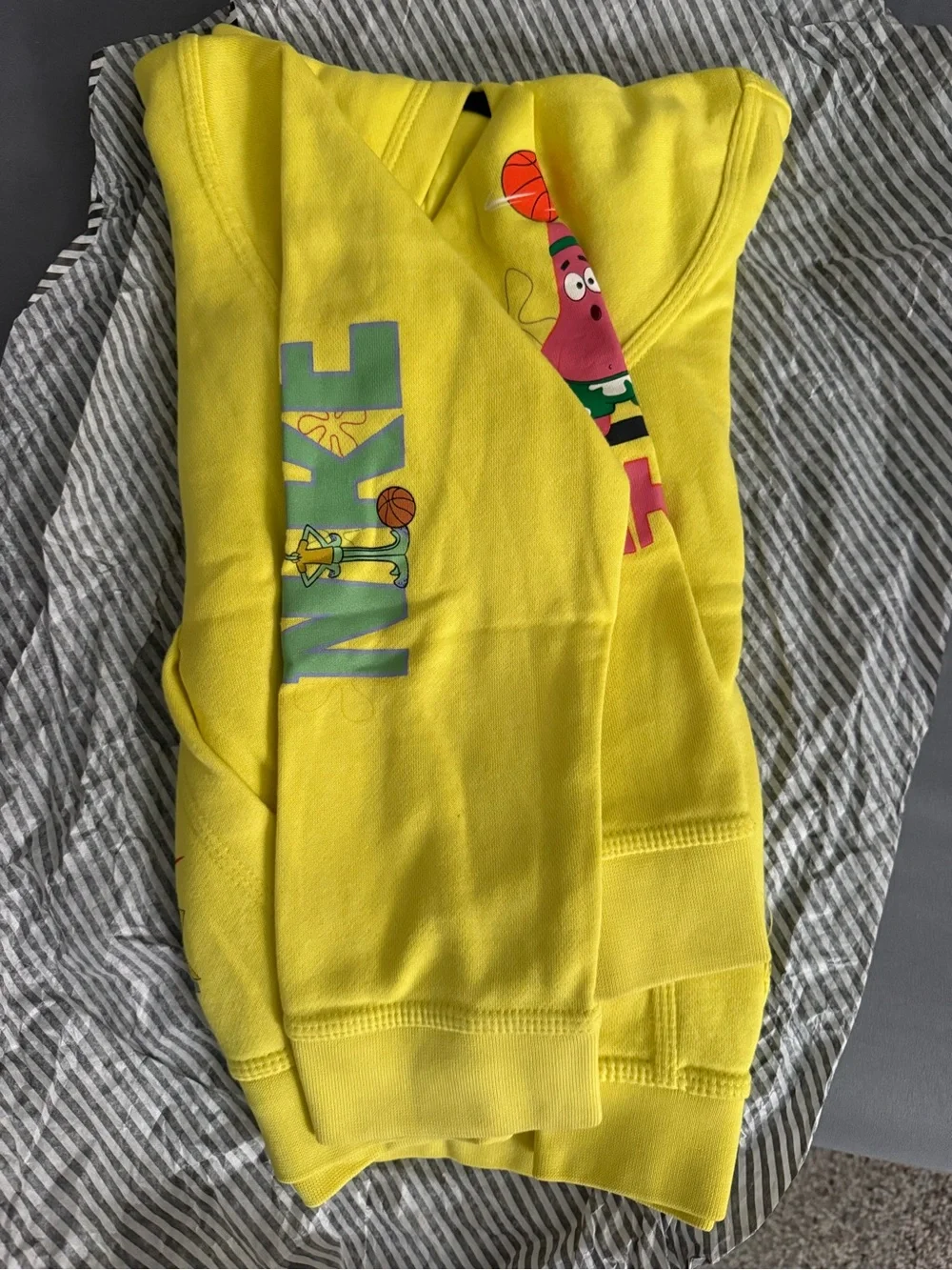 Nike kyrie x SpongeBob Yellow Pullover Hoodie - Men's